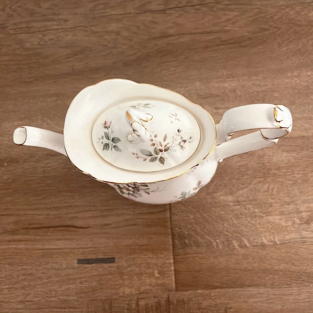 Royal Albert Haworth Coffee Or Tea Pot W/ Lid‎ Bone China England Beautiful Mint